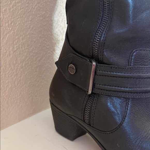 Nurture by Lamaze Black Over the Knee Boots - Picture 7 of 12